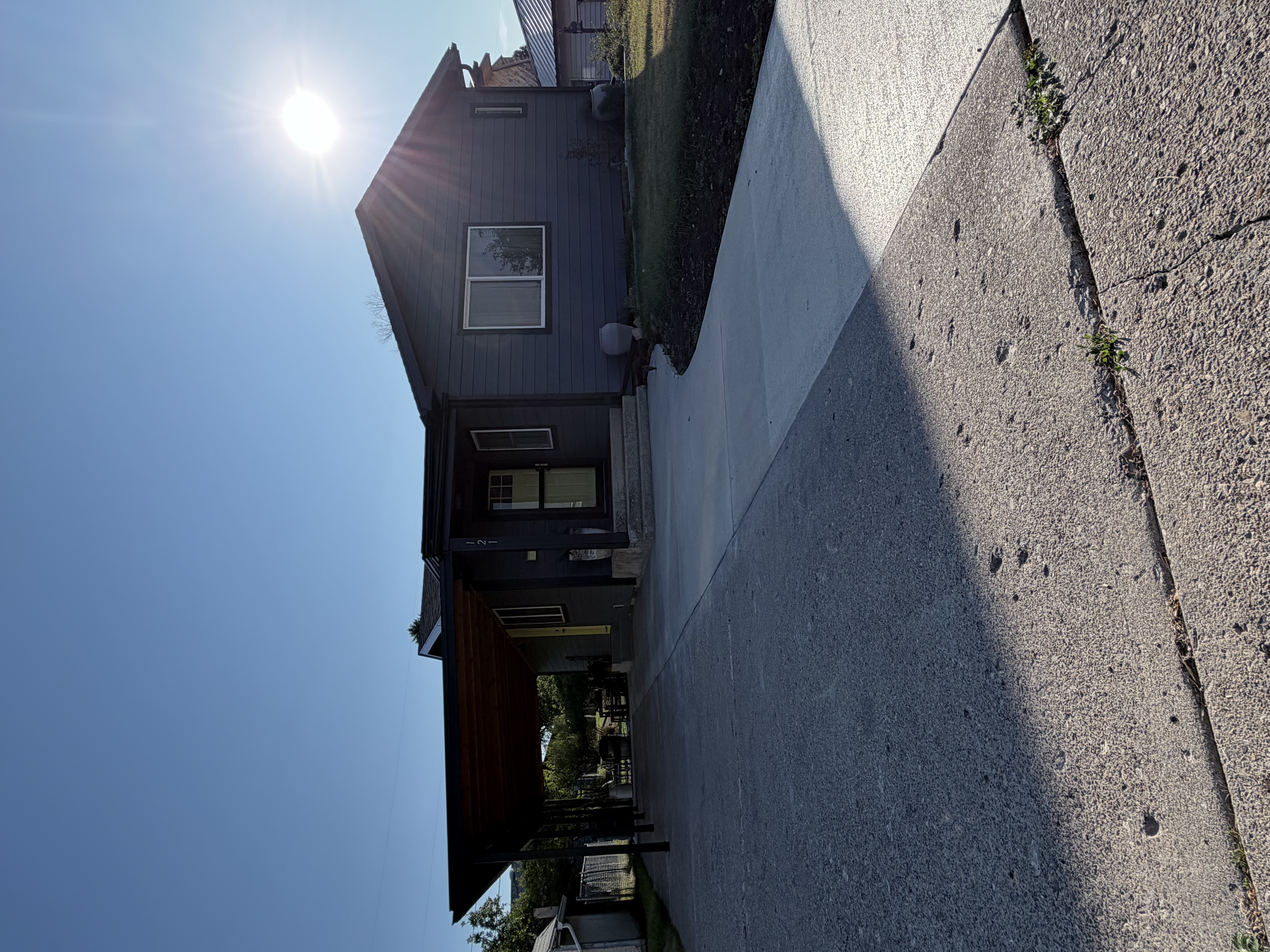 121 14th Ave S
